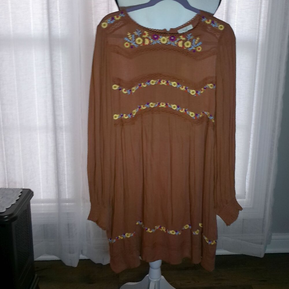 EASEL Los Angeles Long Sleeve Scoop Neck Light Brown Embroidered Dress S
